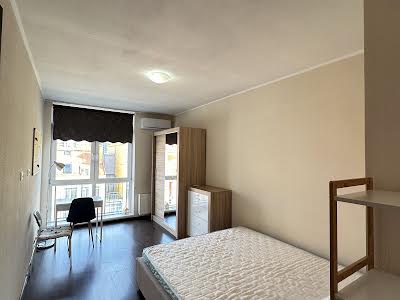 квартира за адресою Регенераторна вул., 4 к7