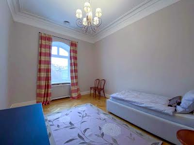 квартира за адресою Івана Козловського пров., 4