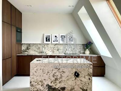 квартира за адресою Регенераторна вул., 4