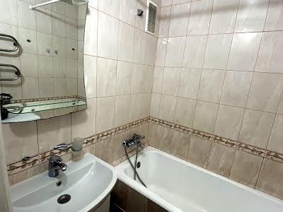 квартира за адресою Сергія Набоки пл., 4