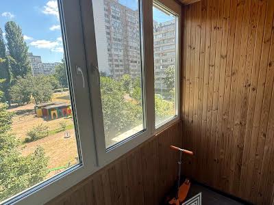 квартира за адресою Тростянецька вул., 8-Б