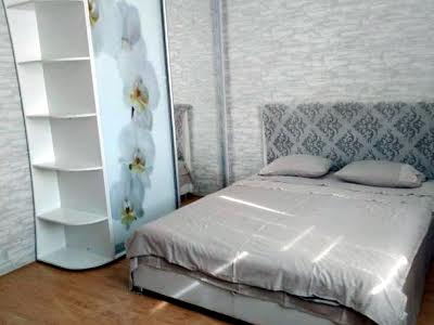 квартира за адресою Торгова вул., 15а