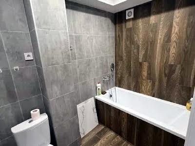 квартира за адресою Космічна вул., 5