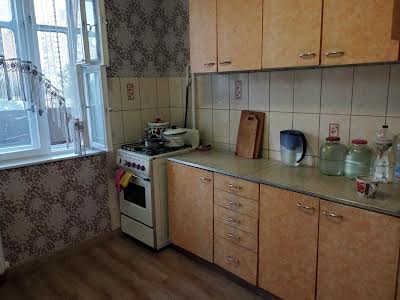 квартира за адресою Каштанова вул., 8