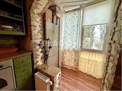 квартира за адресою Метрологічна вул., 13