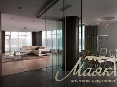 квартира за адресою Раїси Окіпної вул., 18