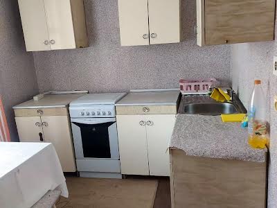 квартира за адресою Ревуцького вул., 7а