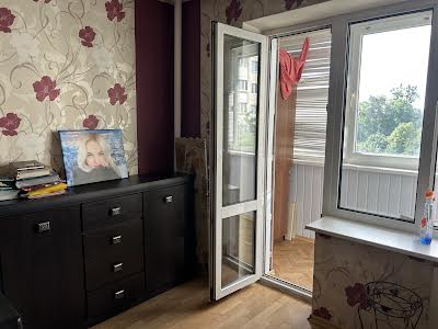 квартира за адресою Автозаводська вул., 5