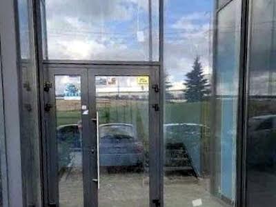 комерційна за адресою Ревуцького вул., 40-В