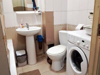квартира за адресою Черняхівського вул., 28