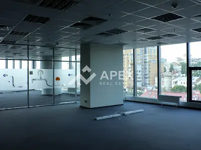 комерційна за адресою Спортивна пл., 1