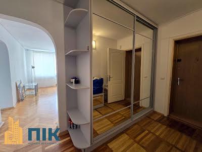 квартира за адресою Левка Лук'яненка вул. (Маршала Тимошенка), 18