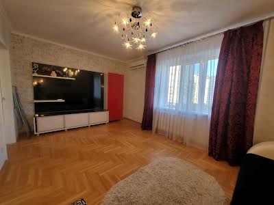 квартира по адресу Ларисы Руденко ул., 10-Г