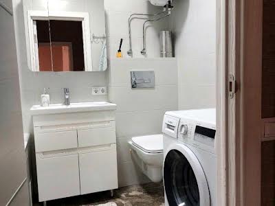 квартира за адресою Салютна вул., 2
