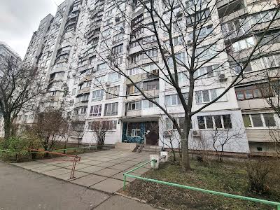 квартира за адресою Київ, Князя Романа Мстиславича вул. (Генерала Жмаченка), 18