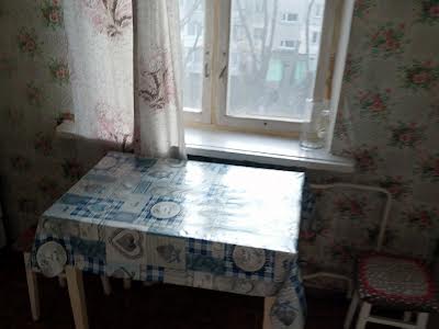 квартира за адресою Ореста Левицького вул. (Академіка Курчатова), 15