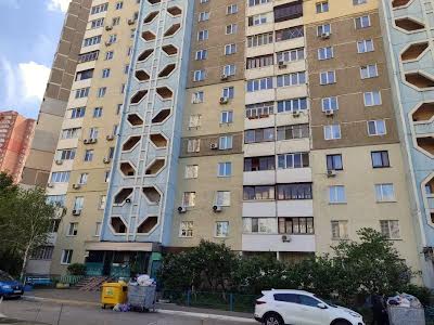квартира за адресою Анни Ахматової вул., 19