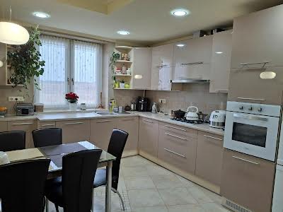 квартира за адресою Садова вул., 16