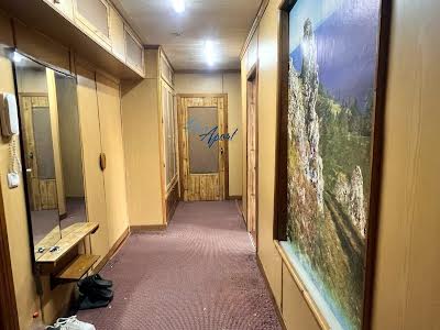 квартира по адресу Ревуцкого ул., 8