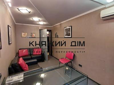 комерційна за адресою Жилянська вул., 62/64