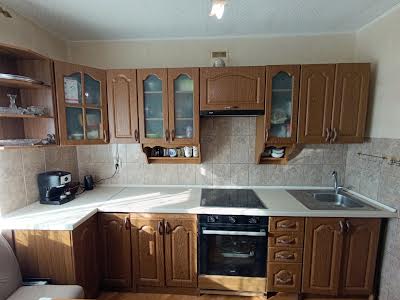 квартира за адресою вул. Небесної Сотні, 24