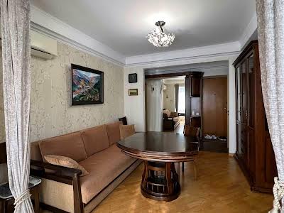 квартира за адресою Київ, Микільсько-Ботанічна вул., 6/8