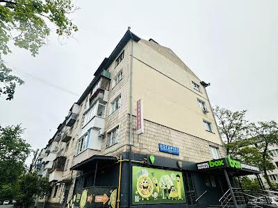 коммерческая по адресу Чёрных Запорожцев ул. (Петра Запорожця), 13