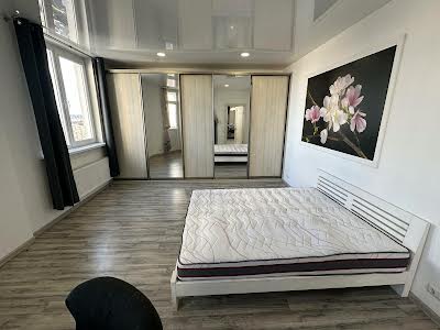 квартира за адресою Василя Симоненка вул., 5а