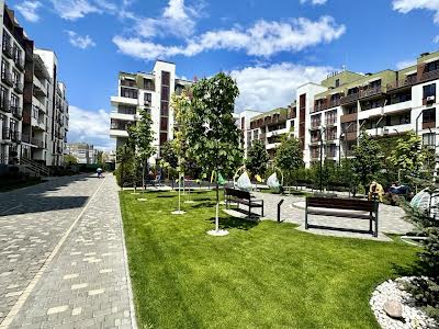 квартира за адресою Владислава Бувалкіна вул., 66б