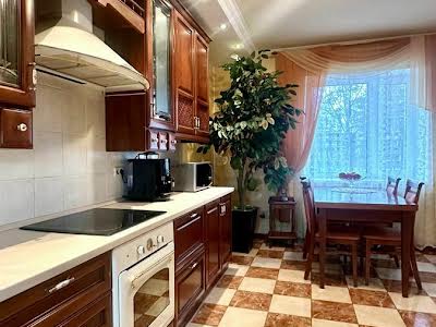квартира по адресу Михаила Котельникова ул., 33