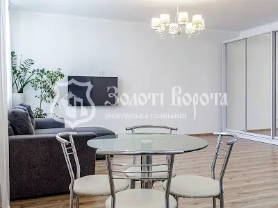 квартира за адресою Олени Пчілки вул., 8