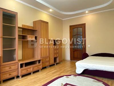 квартира по адресу Анны Ахматовой ул., 35