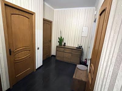 квартира за адресою Анни Ахматової вул., 32/18