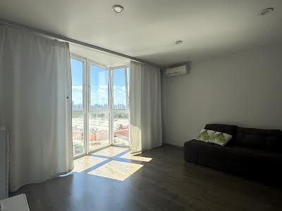 квартира за адресою Драгоманова вул., 2