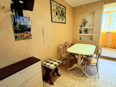 квартира за адресою Астрономічна вул., 35и