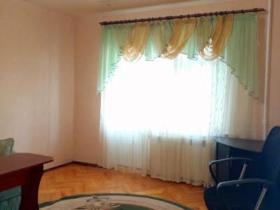 квартира за адресою Петропавлівська, 14