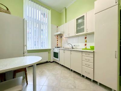 квартира за адресою Святого Теодора пл., 4