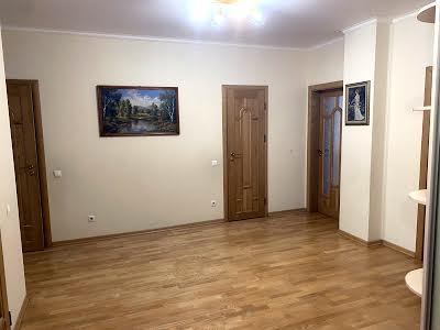 квартира за адресою Раїси Окіпної вул., 8