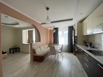 квартира за адресою Драгоманова вул., 1-Л