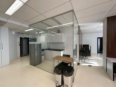 коммерческая по адресу Кловский спуск, 7a