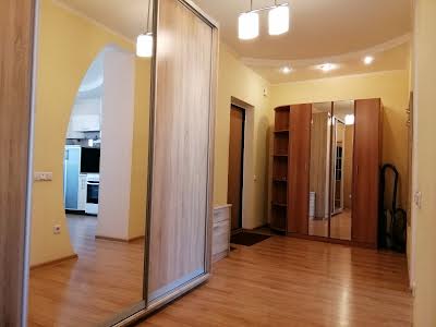 квартира за адресою Урловськая, 11А