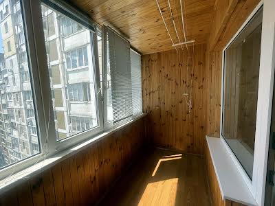 квартира за адресою Анни Ахматової вул., 4
