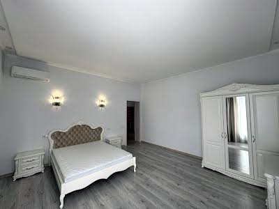 квартира по адресу Кловский спуск, 7
