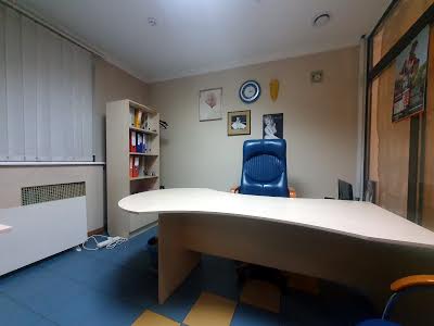 комерційна за адресою Володимира Івасюка просп. (Героїв Сталінграду), 20