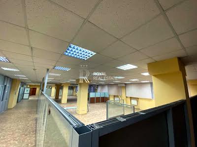 комерційна за адресою Біличанська вул., 44а