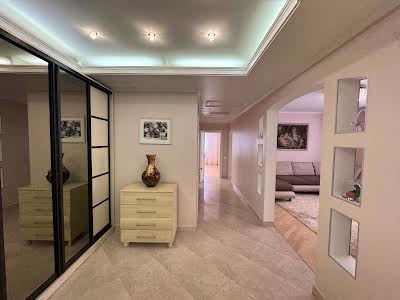 квартира за адресою Миколи Амосова вул., 4