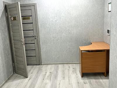 комерційна за адресою Андрія Верхогляда вул. (Михайла Драгомирова), 4