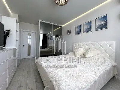 квартира за адресою Сім'ї Кульженків вул. (Петра Дегтяренка), 31-А