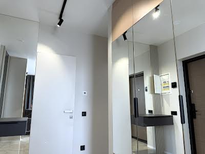 квартира за адресою Салютна вул., 2к18