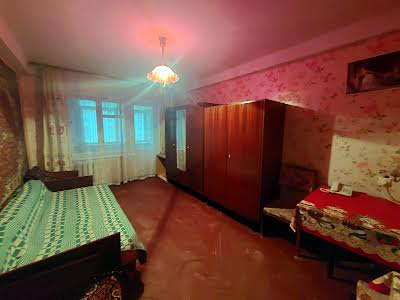 квартира за адресою Салютна вул., 25-А
